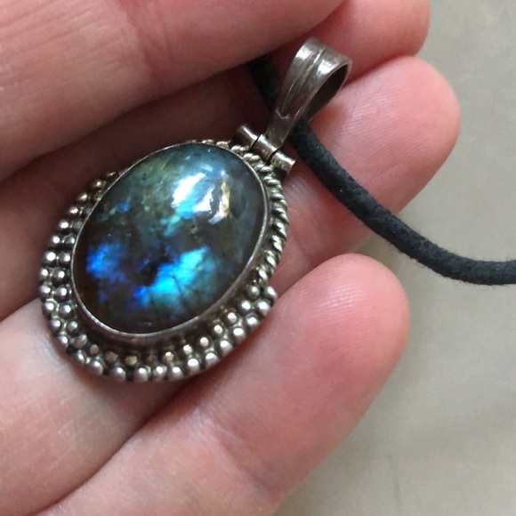 Labradorite set in sterling silver charm on braided cord necklace - Picture 2 of 12